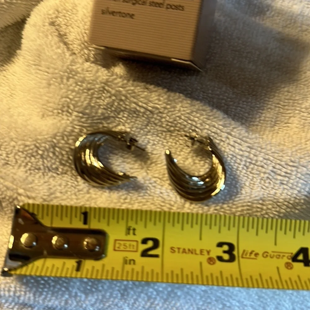 Avon 1990 Vintage Sleek Hoop Earrings SilverTone